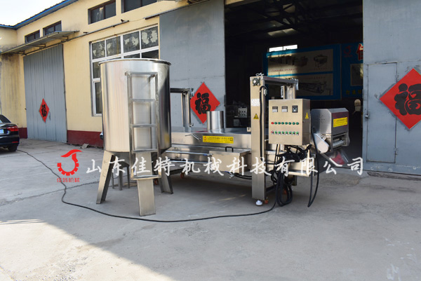 客戶案例 自動(dòng)刮渣薄脆機(jī)油炸生產(chǎn)線